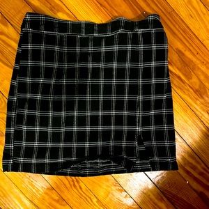 Cute black plaid skirt